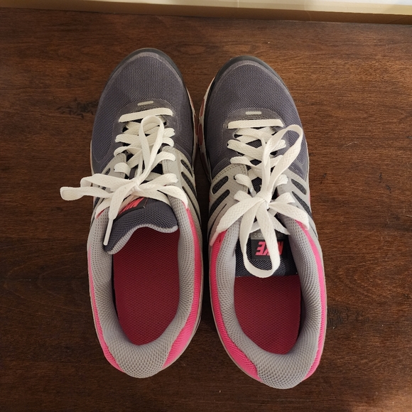 Running shoes - Picture 3 of 4